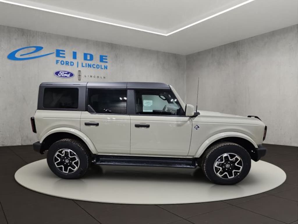 New 2026 Ford Bronco Outer Banks SUV