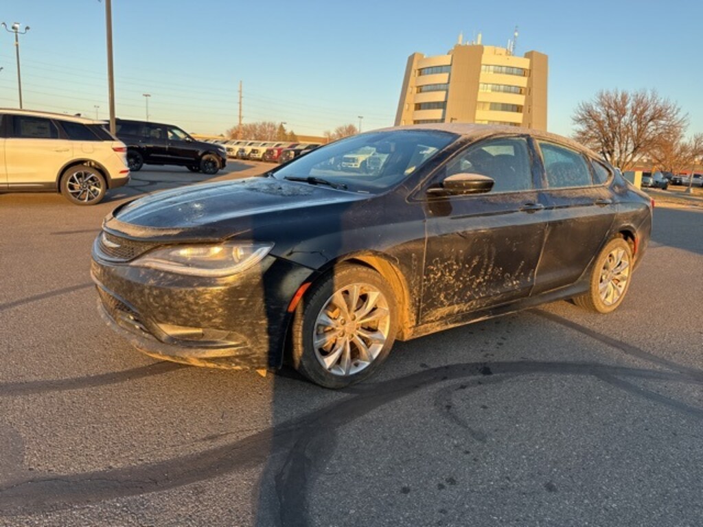 Used 2015 Chrysler 200 S Sedan