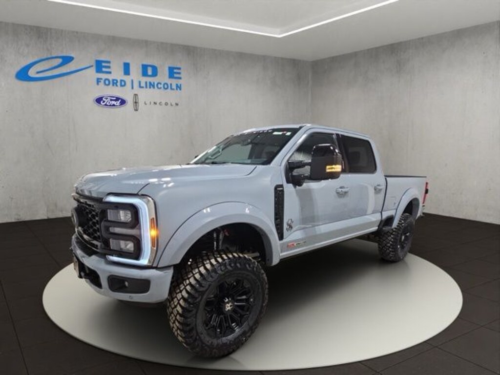 New 2026 Ford F-250 Lariat Black Widow Truck Crew Cab