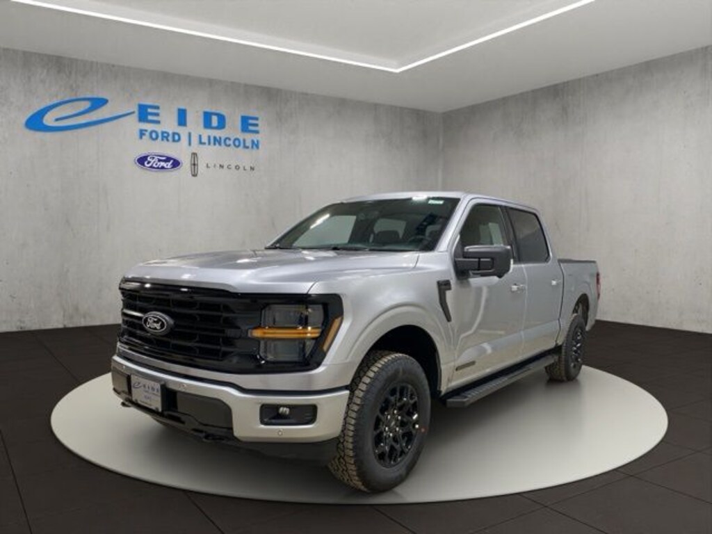 New 2026 Ford F-150 XLT Black Appearance Truck SuperCrew Cab