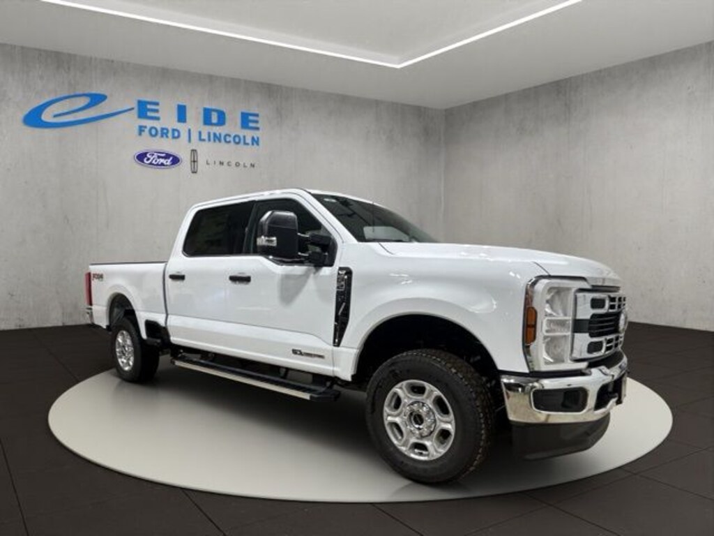 New 2026 Ford F-250 XLT Truck Crew Cab