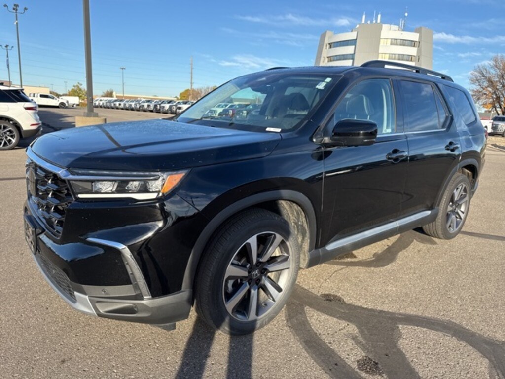 Used 2025 Honda Pilot Elite SUV