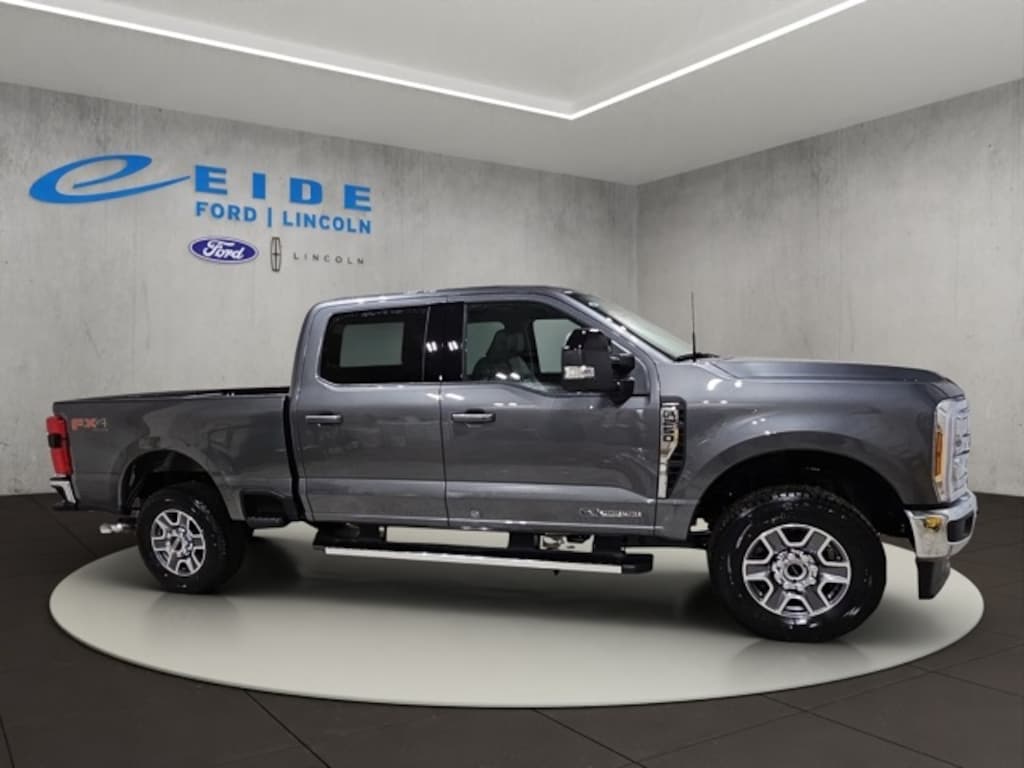New 2026 Ford F-250 Lariat Truck Crew Cab