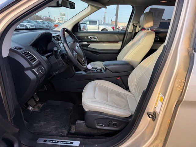 Used 2017 Ford Explorer Platinum SUV
