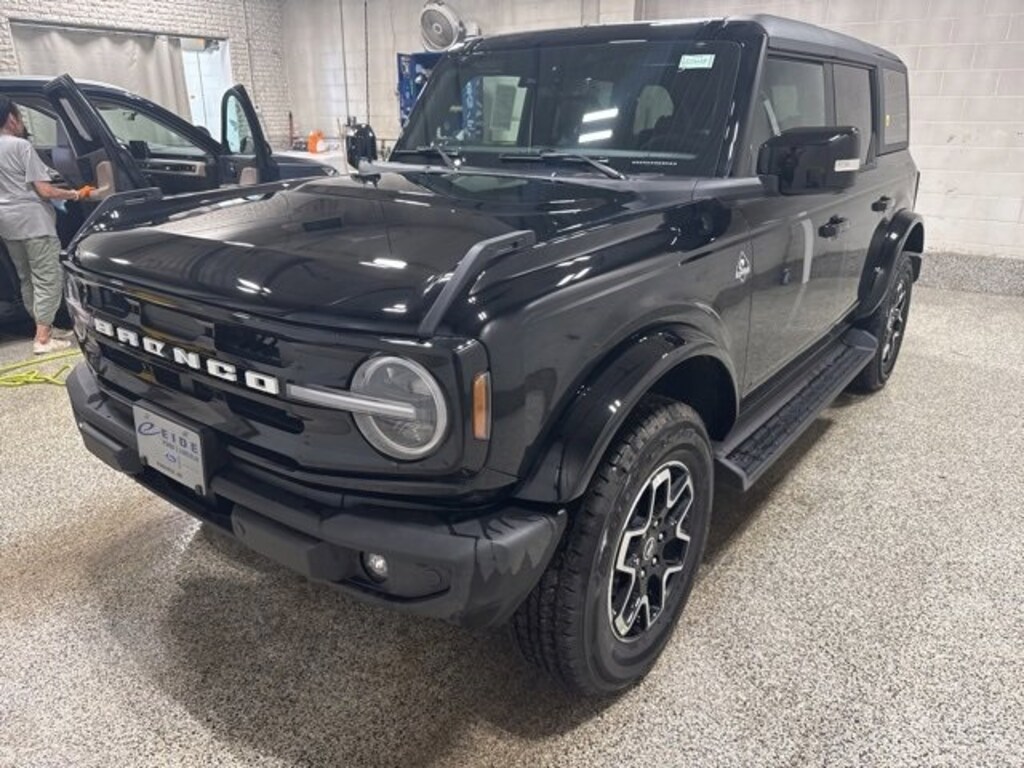 New 2025 Ford Bronco Outer Banks SUV