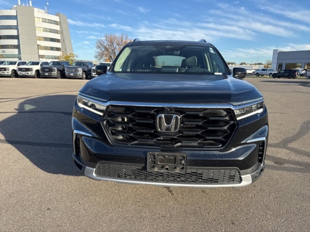 Used 2025 Honda Pilot Elite SUV