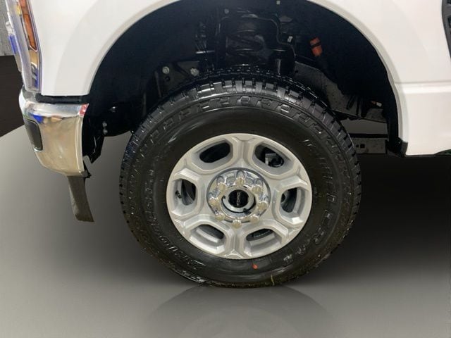 2026 Ford F-350 Super Duty XLT - Photo 15