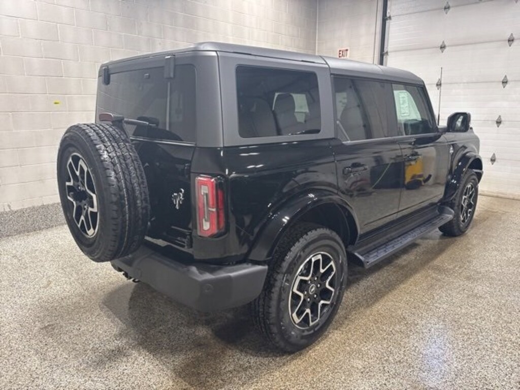 New 2025 Ford Bronco Outer Banks SUV