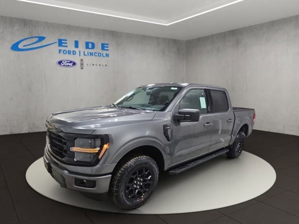 New 2026 Ford F-150 XLT Black Appearance Truck SuperCrew Cab