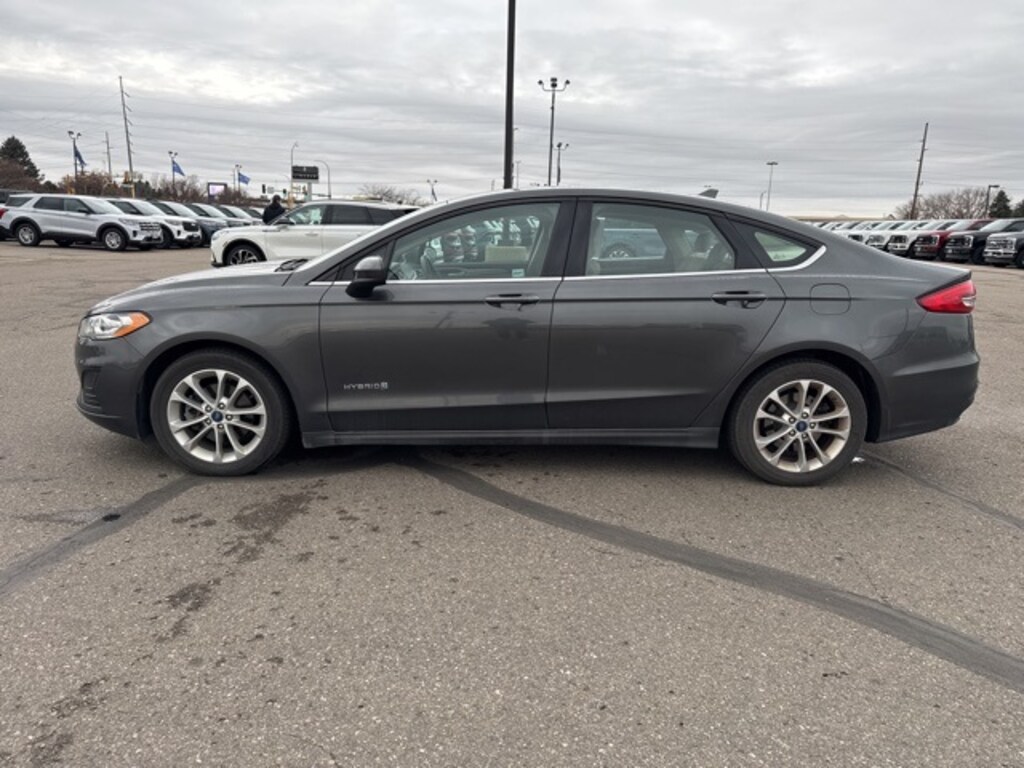 Used 2019 Ford Fusion Hybrid SE Sedan