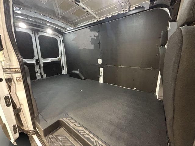 2025 Ford E-Transit Cargo Van Base - Photo 22