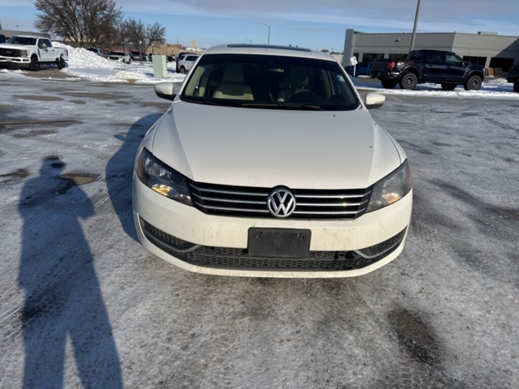 Used 2014 Volkswagen Passat 1.8T SE Sedan