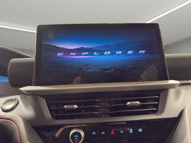 2026 Ford Explorer ST-Line - Photo 14