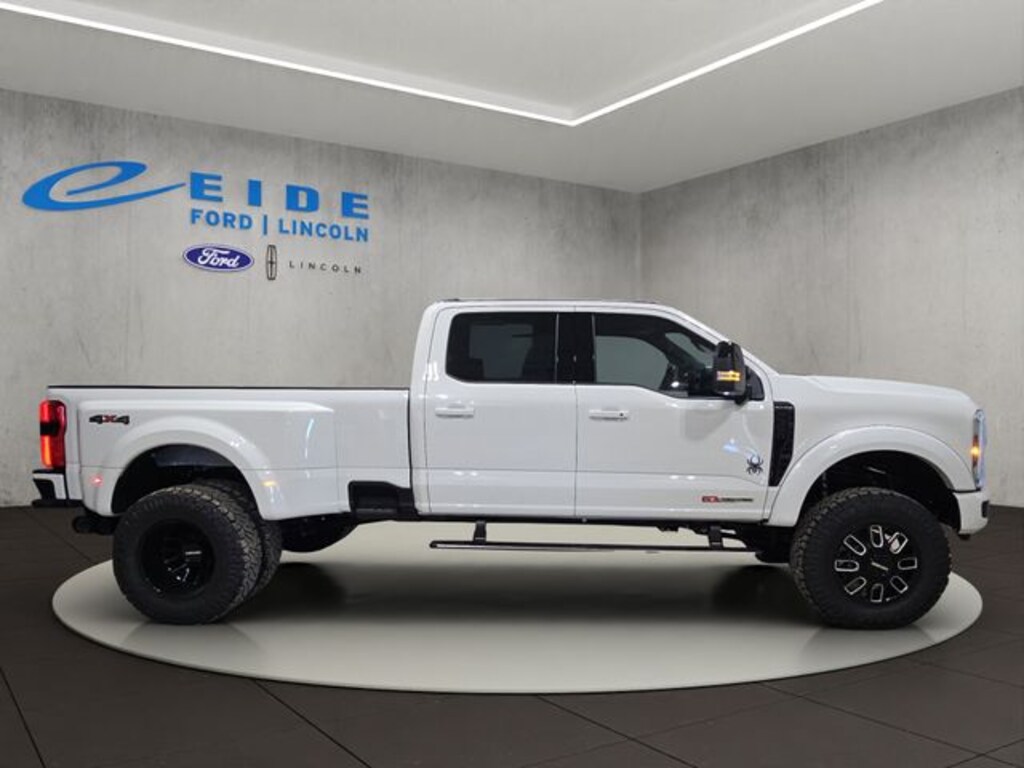 New 2026 Ford F-350 Platinum Black Widow Truck Crew Cab