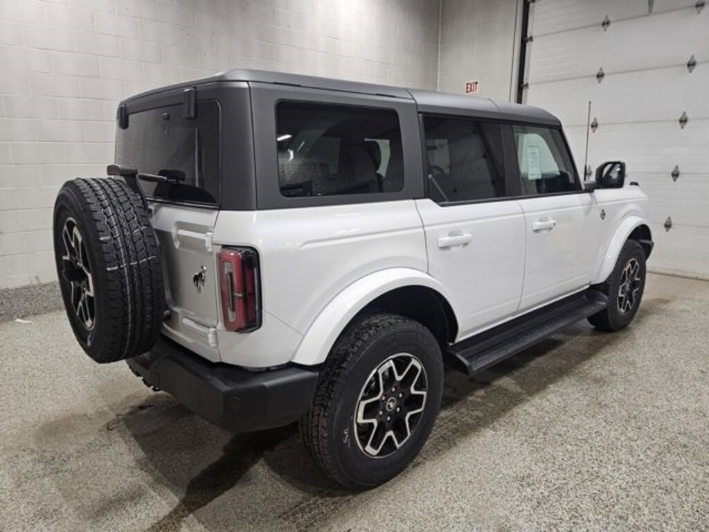 New 2025 Ford Bronco Outer Banks SUV
