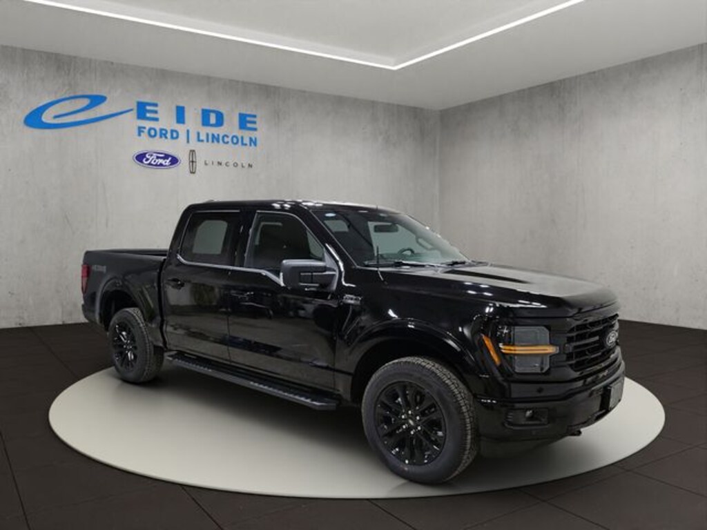 New 2026 Ford F-150 XLT Black Appearance Truck SuperCrew Cab