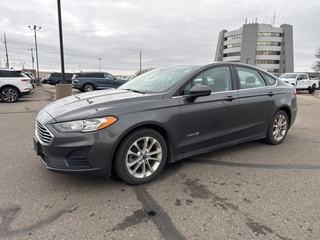 Used 2019 Ford Fusion Hybrid SE Sedan