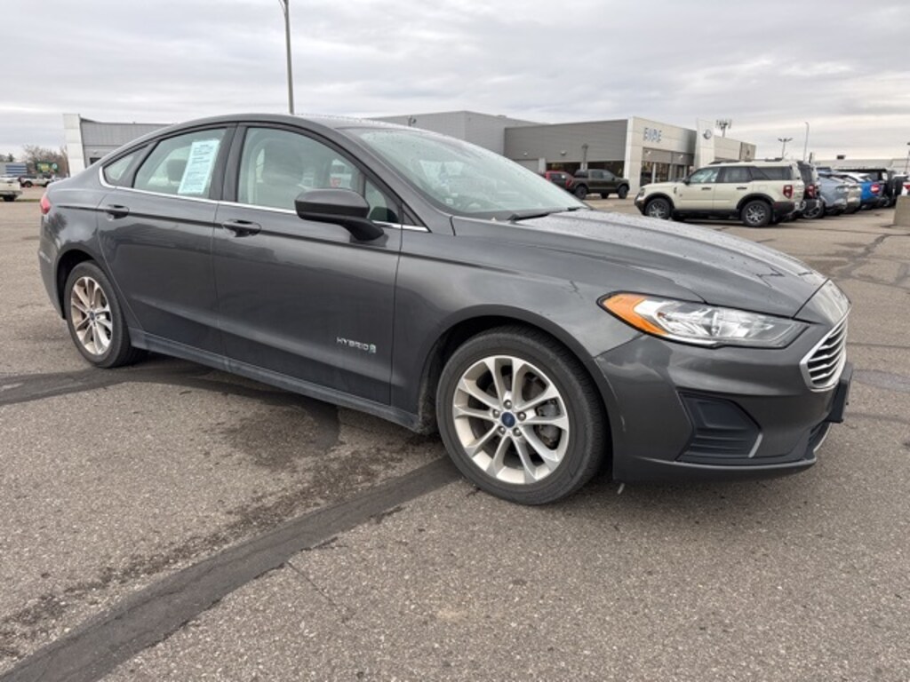 Used 2019 Ford Fusion Hybrid SE Sedan
