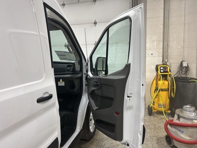 2025 Ford E-Transit Cargo Van Base - Photo 8