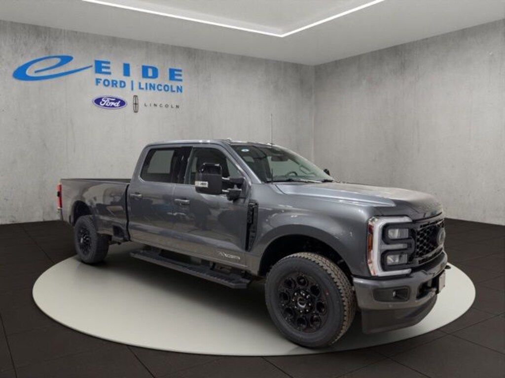 New 2026 Ford F-350 Lariat Black Appearance Truck Crew Cab
