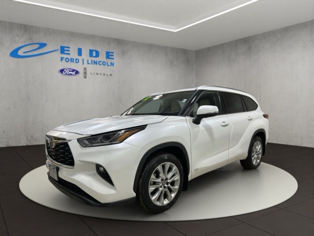 Used 2022 Toyota Highlander Hybrid Limited SUV