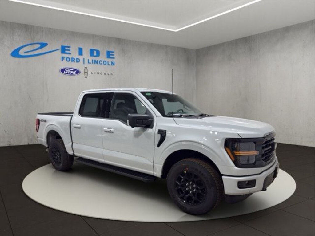New 2026 Ford F-150 XLT Black Appearance Truck SuperCrew Cab