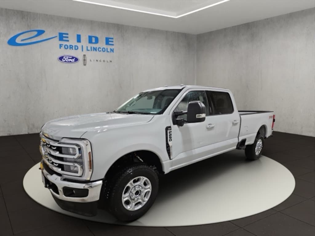 New 2026 Ford F-250 XLT Truck Crew Cab