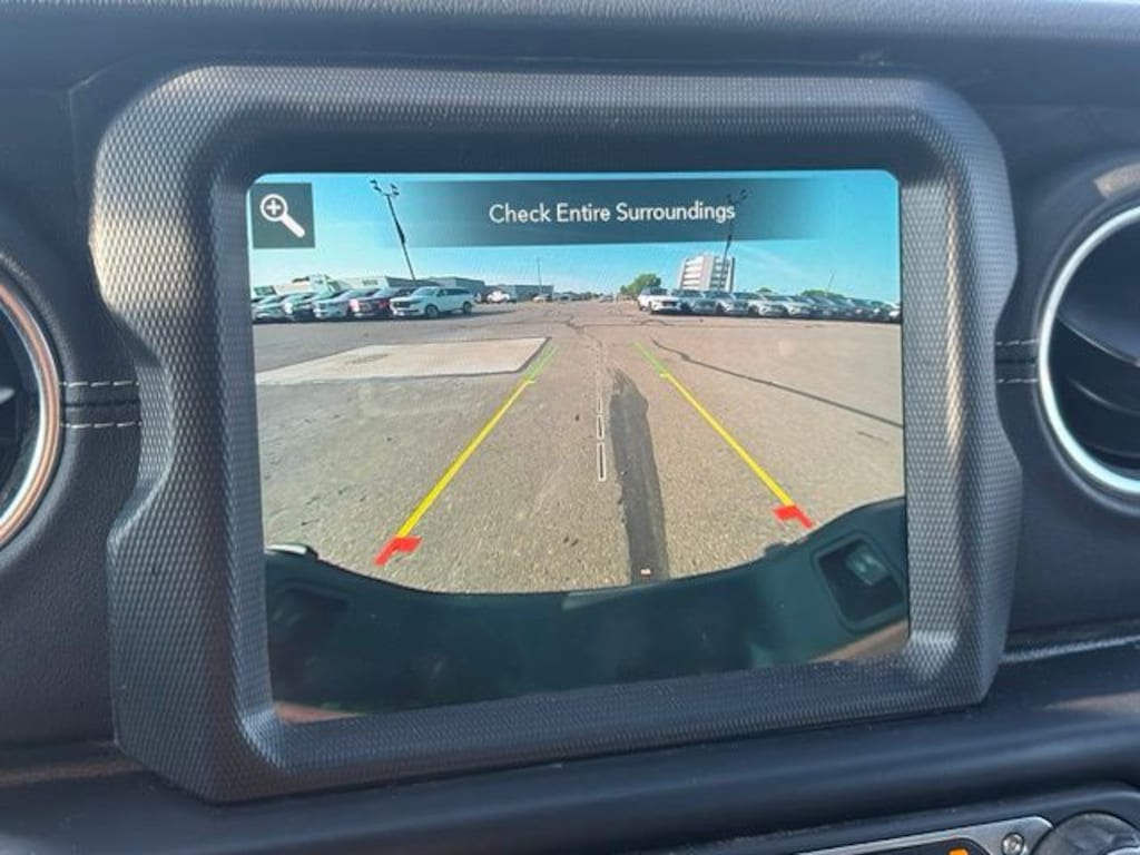Certified 2023 Jeep Gladiator Overland Truck