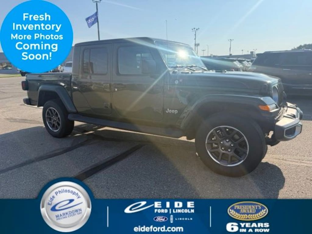 Certified 2023 Jeep Gladiator Overland Truck