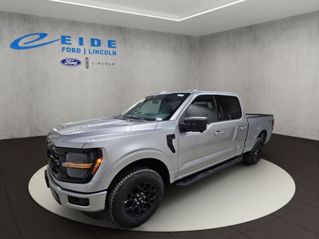 New 2026 Ford F-150 XLT Black Appearance Truck SuperCrew Cab