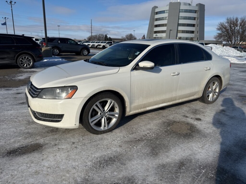 Used 2014 Volkswagen Passat 1.8T SE Sedan