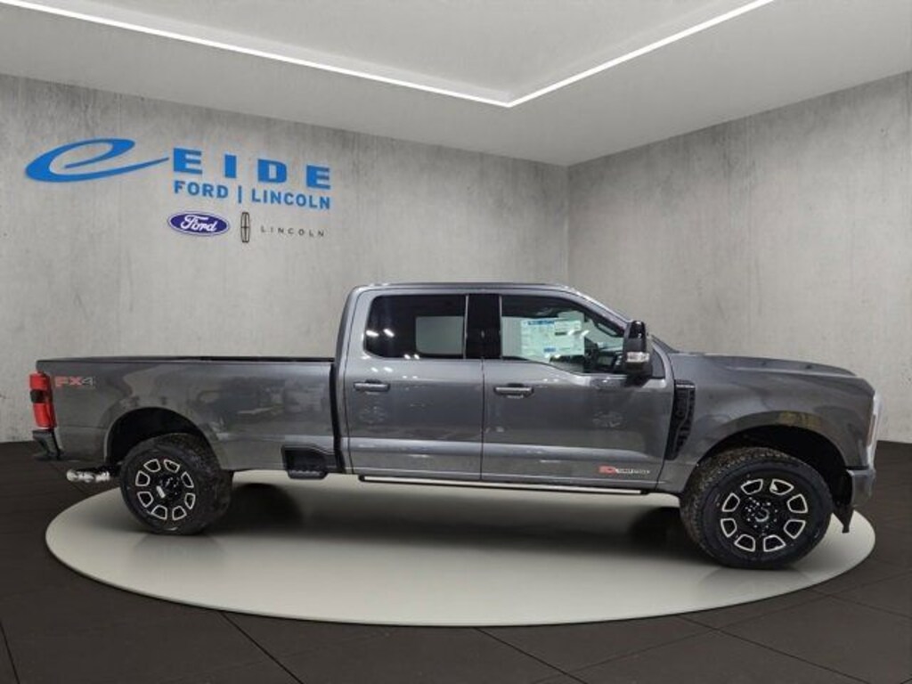 New 2026 Ford F-350 Platinum Truck Crew Cab