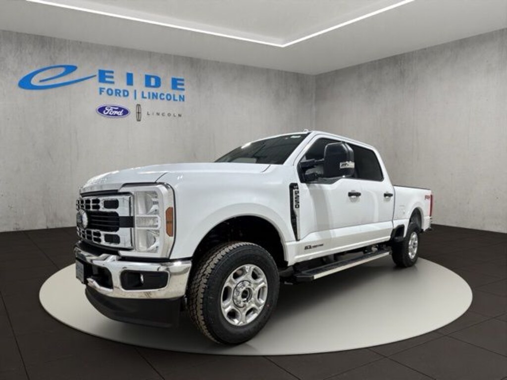 New 2026 Ford F-250 XLT Truck Crew Cab
