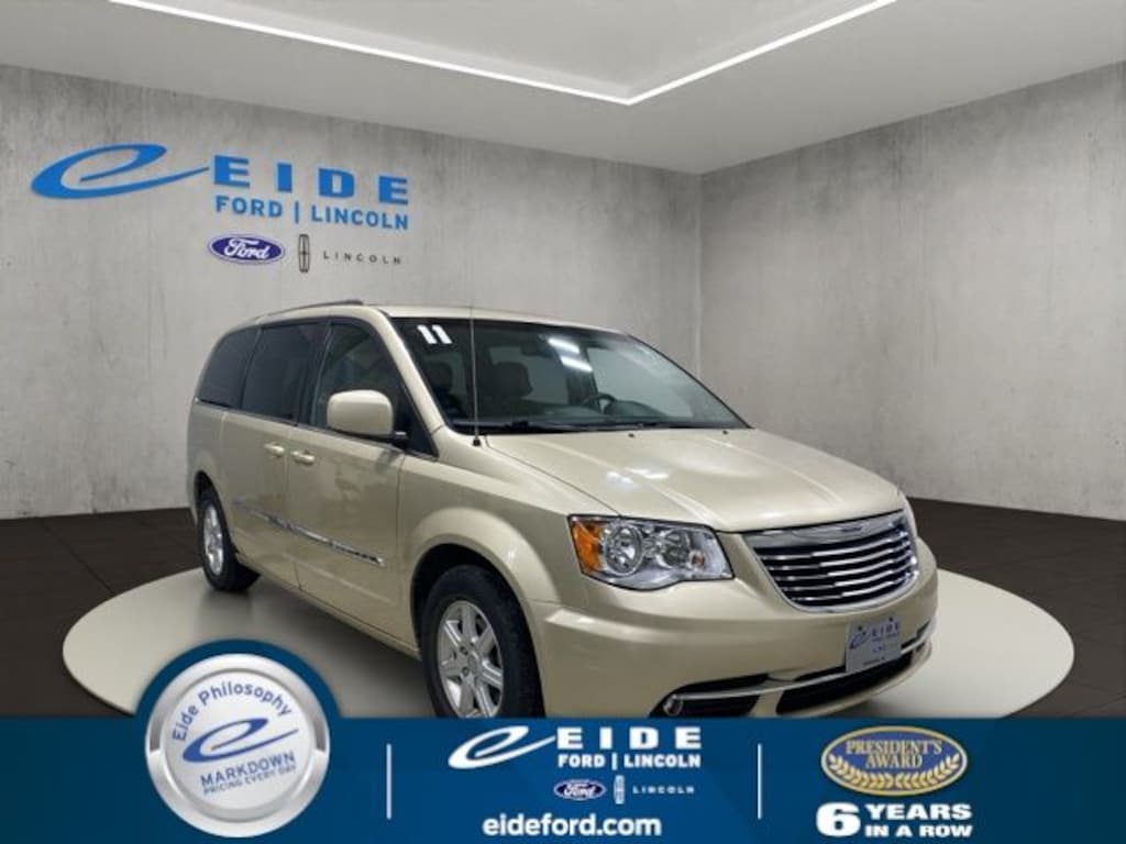 Used 2011 Chrysler Town & Country Touring Minivan/Van