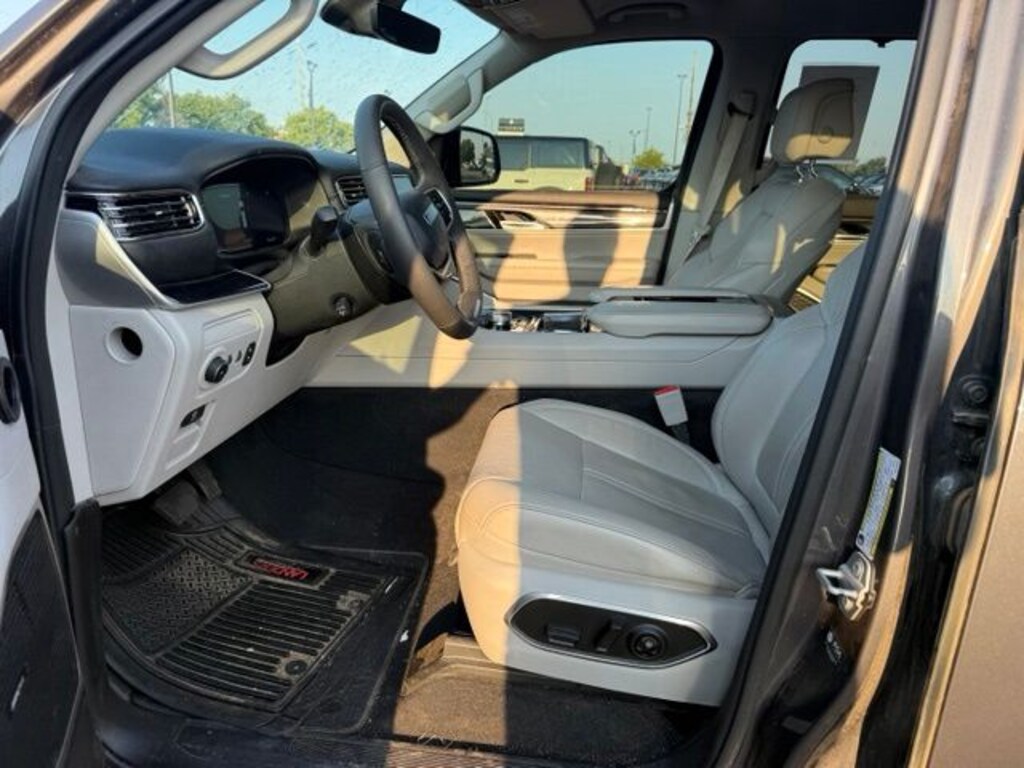 Certified 2024 Jeep Wagoneer Base SUV