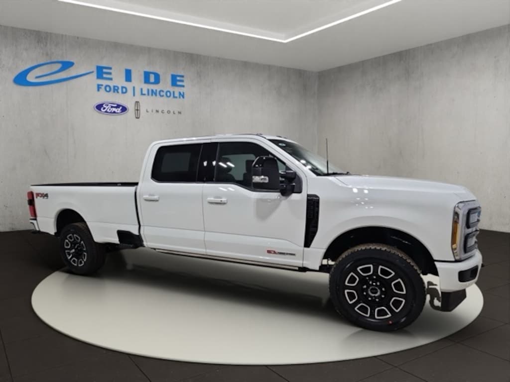 New 2026 Ford F-350 Platinum Truck Crew Cab