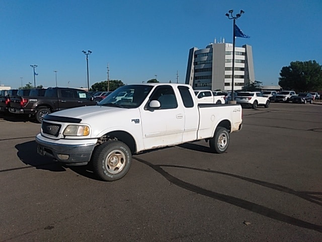 Used 2000 Ford F-150 XLT with VIN 1FTRX18W5YKA14557 for sale in Bismarck, ND