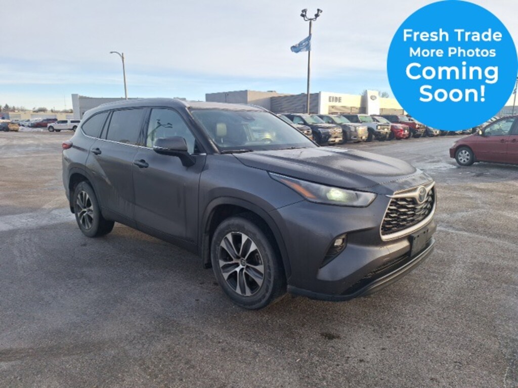 Used 2022 Toyota Highlander Hybrid XLE SUV