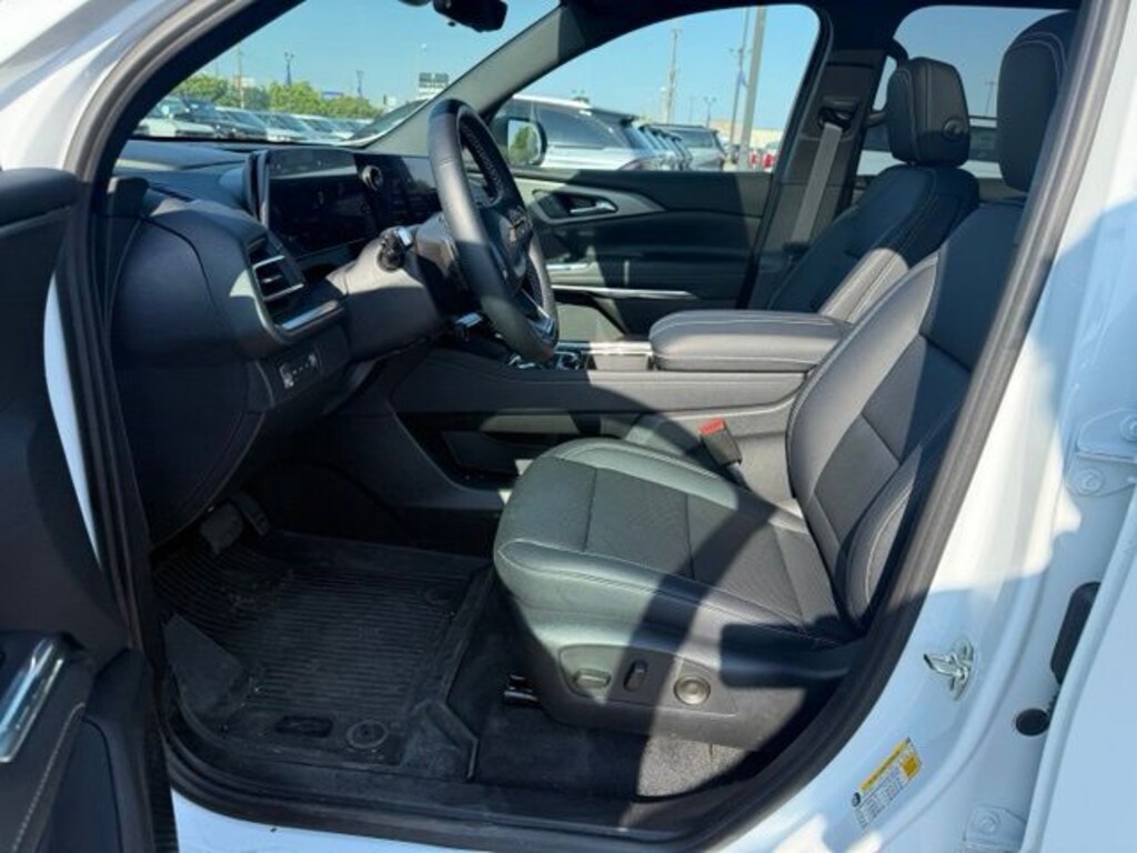 Certified 2026 Chevrolet Traverse LT SUV