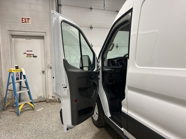2025 Ford E-Transit Cargo Van Base - Photo 7