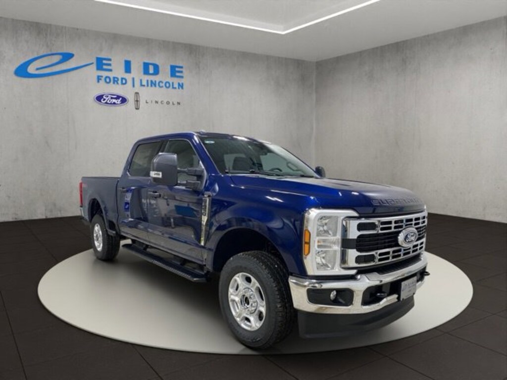 New 2027 Ford F-250 XLT Truck Crew Cab