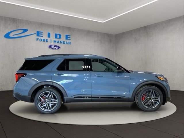 2026 Ford Explorer ST - Photo 8