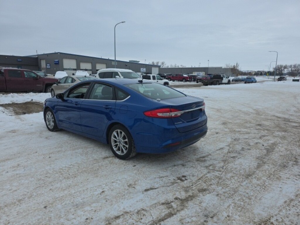 Used 2017 Ford Fusion SE Sedan