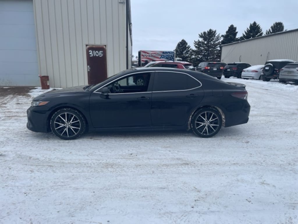 Used 2022 Toyota Camry SE Sedan