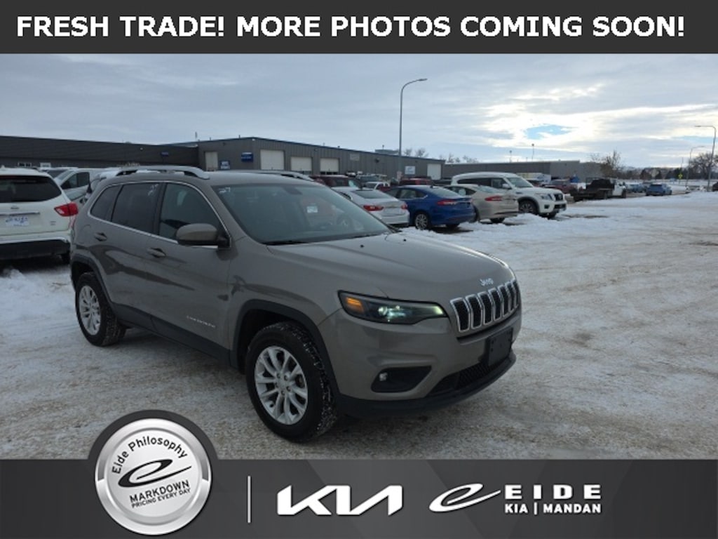 Used 2019 Jeep Cherokee Latitude SUV