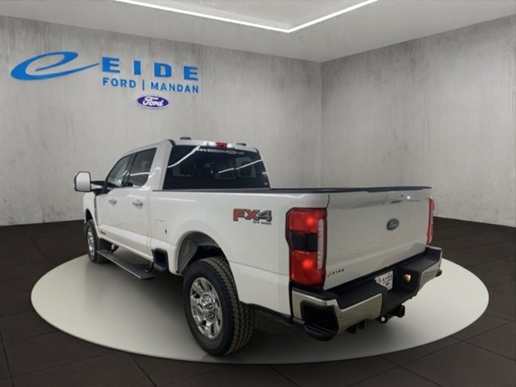 New 2025 Ford F-250SD Lariat Truck