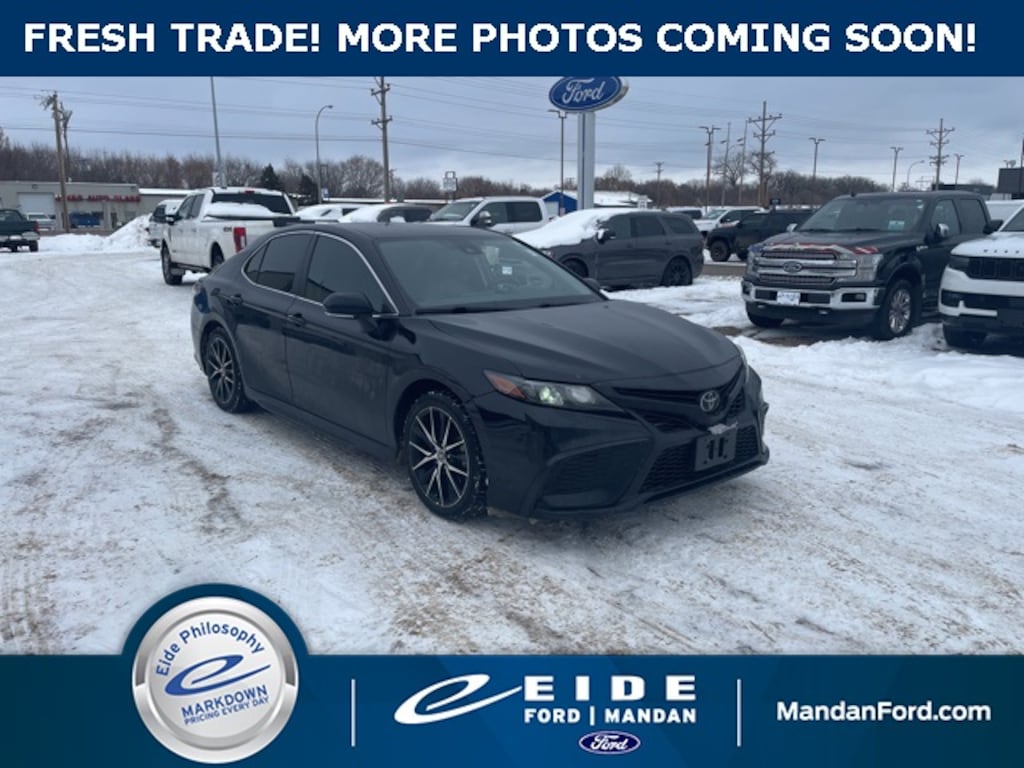 Used 2022 Toyota Camry SE Sedan