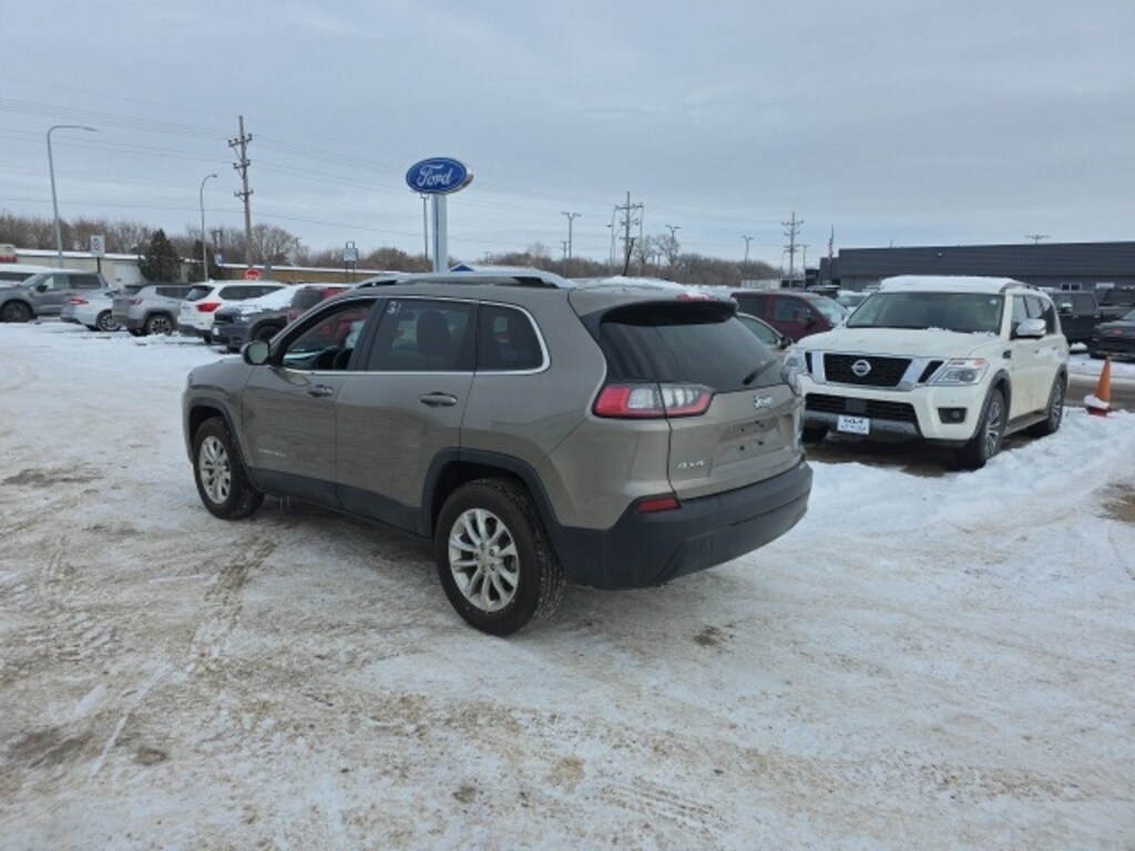 Used 2019 Jeep Cherokee Latitude SUV