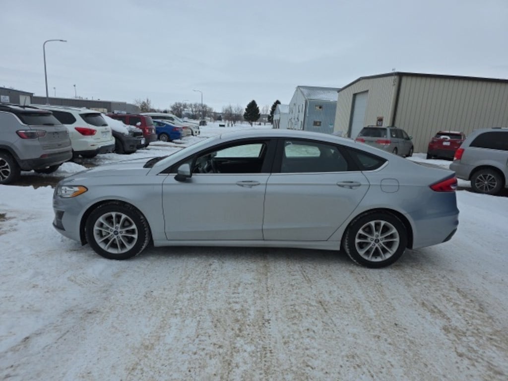 Used 2020 Ford Fusion SE Sedan