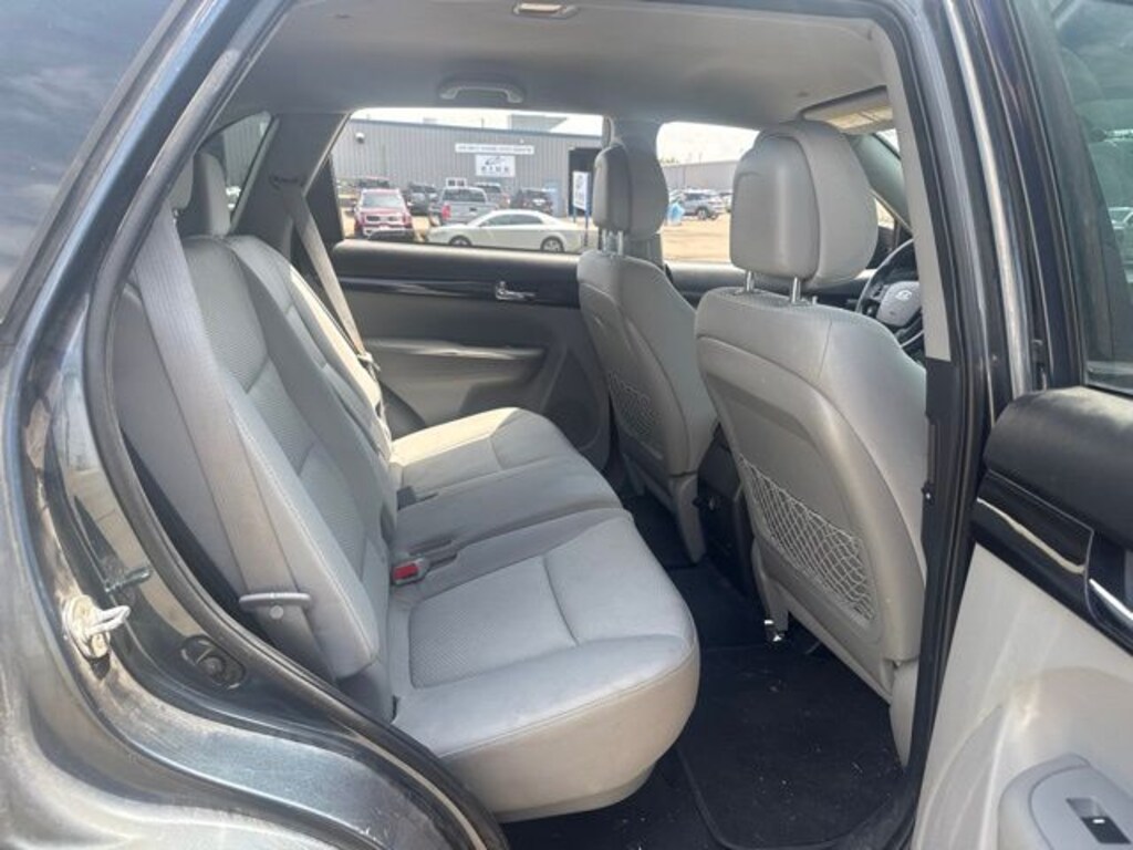 Used 2011 Kia Sorento LX SUV